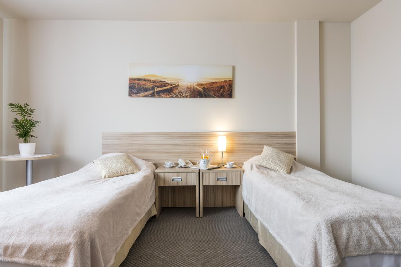 Willa Wiosenna Hotel Ozarow Mazowiecki Esterno foto