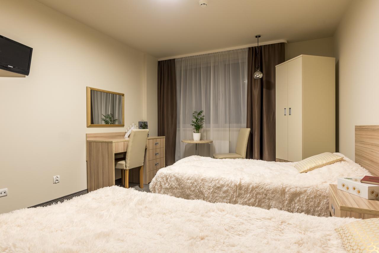 Willa Wiosenna Hotel Ozarow Mazowiecki Esterno foto