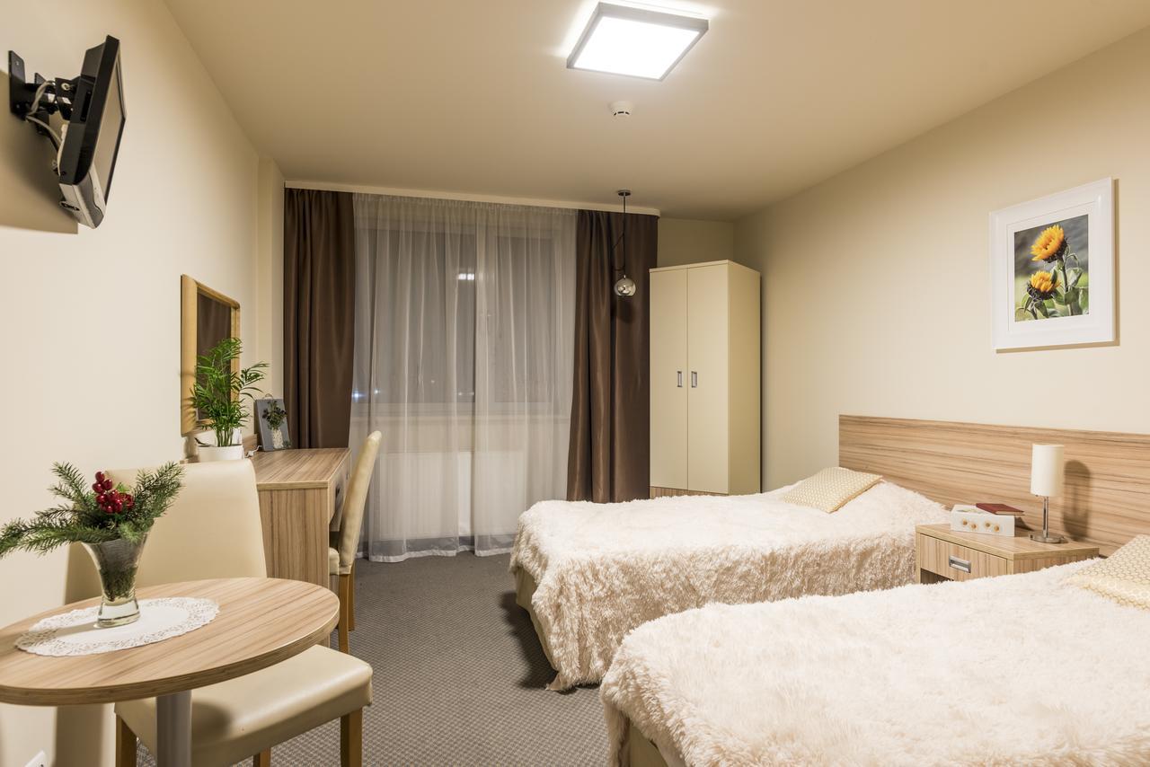 Willa Wiosenna Hotel Ozarow Mazowiecki Esterno foto