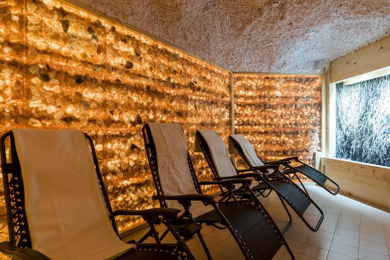 Willa Wiosenna Hotel Ozarow Mazowiecki Esterno foto